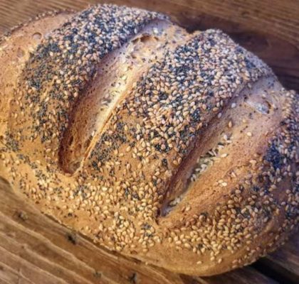 Ricetta pane fatto in casa alla farina di Farro con semi di sesamo e papavero